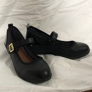 Tommy Hilfiger Black Dress Shoes (girls)